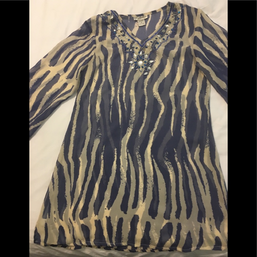 Pretty sheer swim cover up 🏝☀️🌸🕶 gently worn